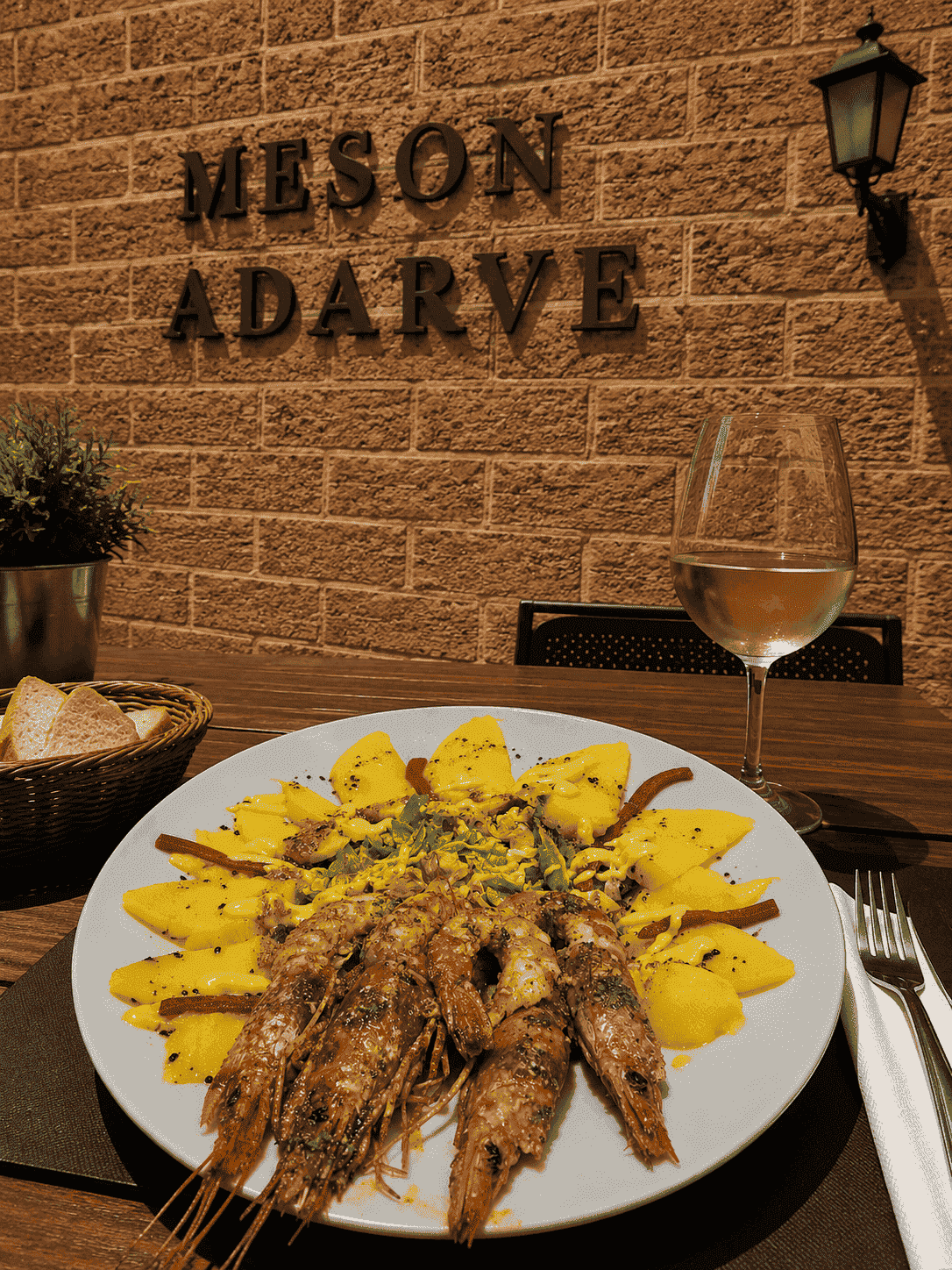 ENSALADA DE MANGO GAMBÓN PIL PIL
